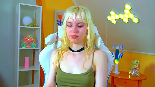 HannahHollis live