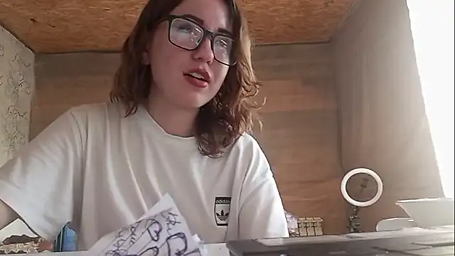 OliviaMoment live