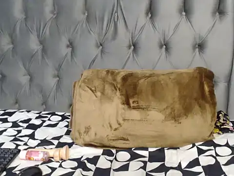Loyal_Alisha live