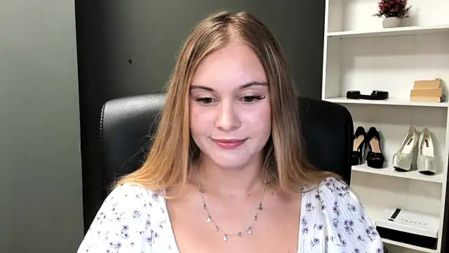 kitty_valeria live