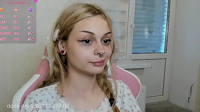 MelonyEmo live