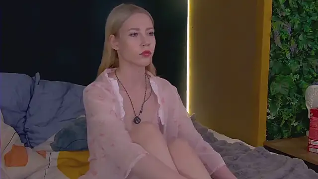 Lola_Gilbert live
