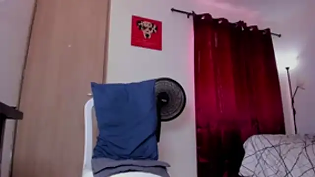 Cloudy_pigDude live
