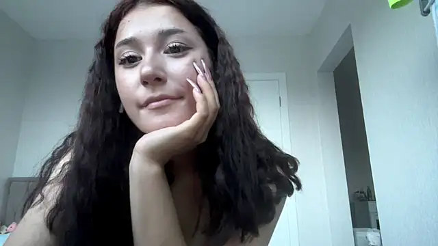 EmmaKitti live