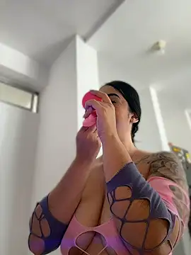 Libia_James live