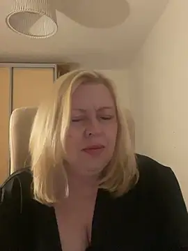 JanieLight53 live