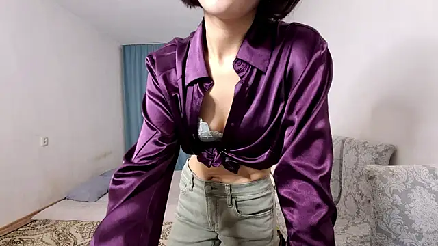 Lyndasilk live