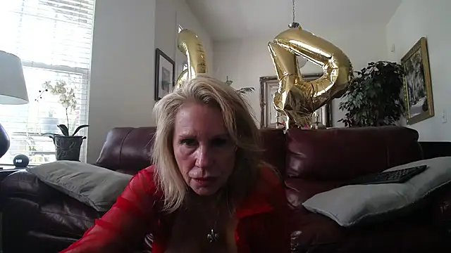 hotblondemilf1962 live