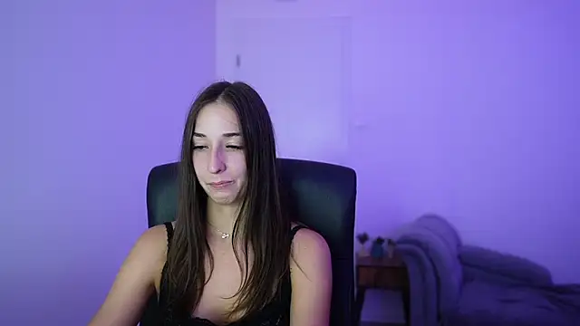 Crystalbrunette18 live