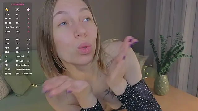 BlondeKelly live