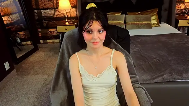 Milena_Lynn live