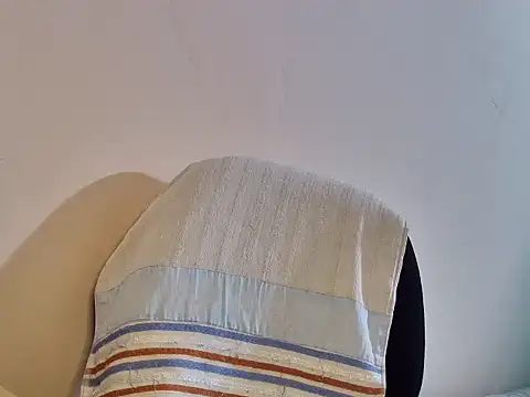 julypretty live