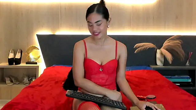 LorenaVarga live