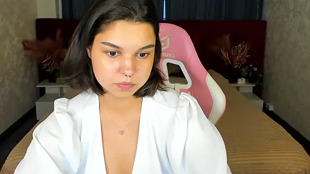Jasmine_Burke live