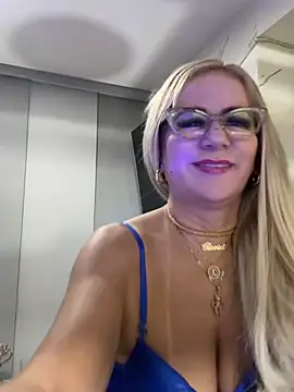 LARIANA_RIVERA23 live