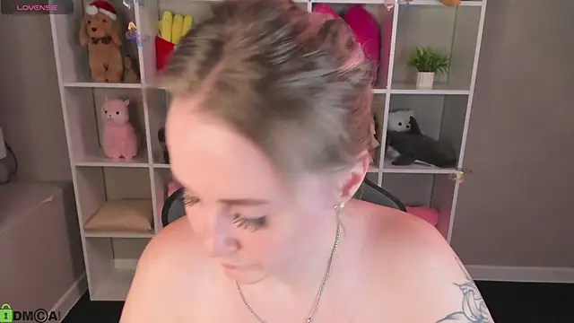 Jooyce_Howward live