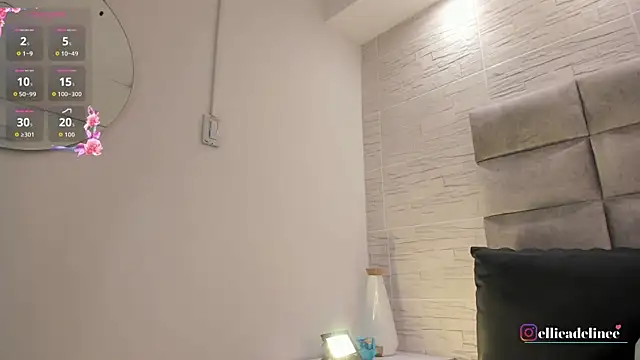 EllieAdeline live