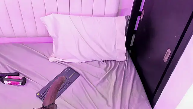 sharlotthe_bigass live