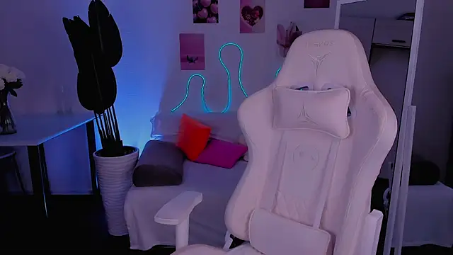 LittlePeach007 live