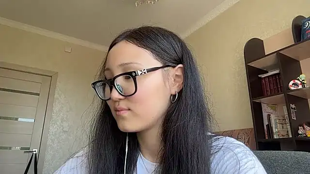 QueenOfCute live