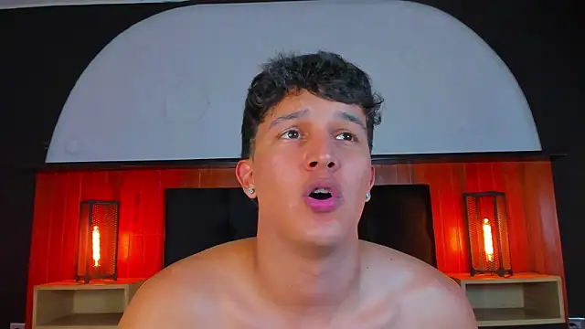 Leo_Savage_ live