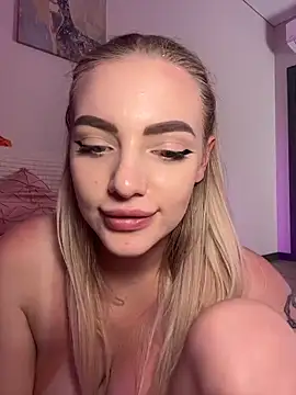 HugeBoobsAlice live