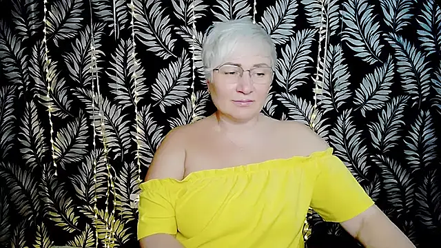 Olivia_playful live