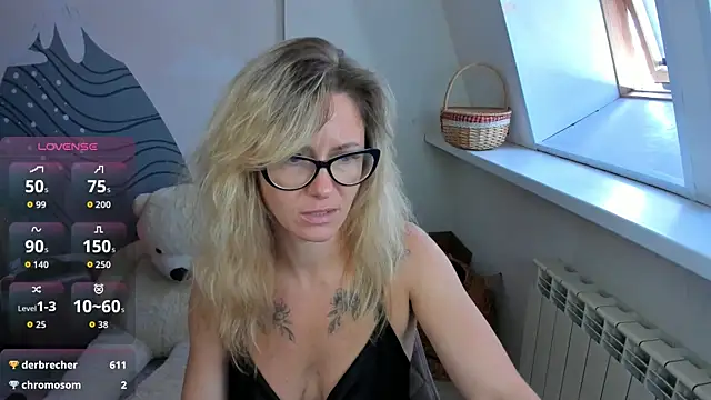 LadyIzabel live