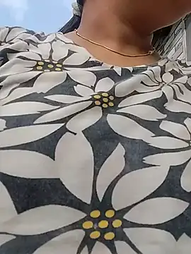 taniya0 live