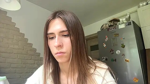 ZaraGuyette live