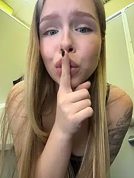 Liza_risky live