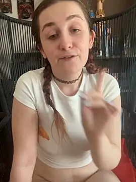 Ana_Delacour live