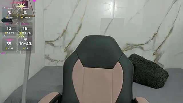 Lindsey8 live