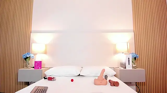 MiaaRouge live