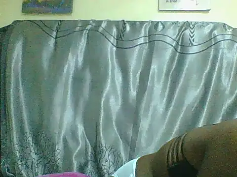 Tish_Leylah live