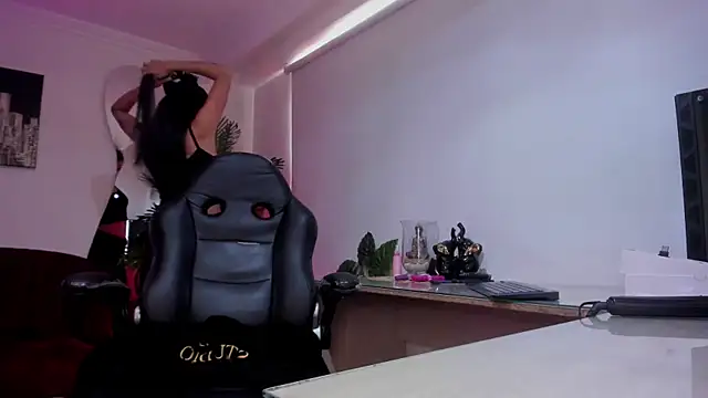 Meghan320 live