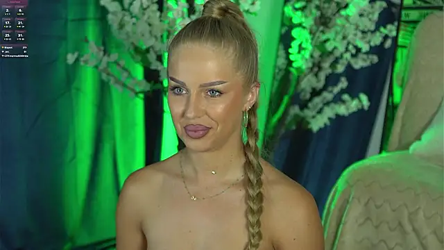 AubrieleRouj1 live
