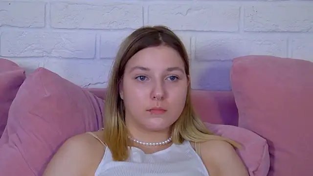 TinnaBurton live