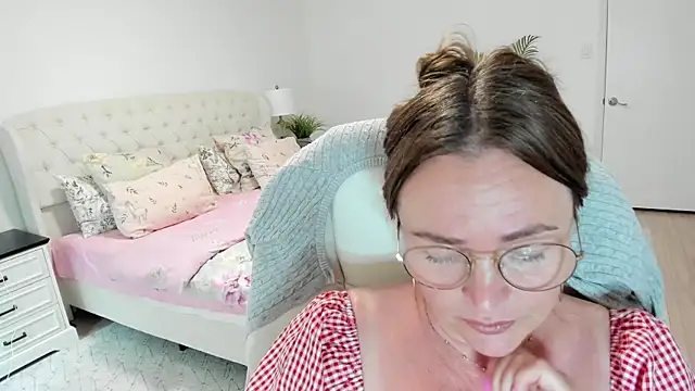 Vika73 live