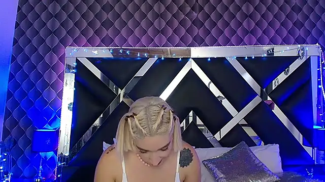 victoriaa_lee_ live