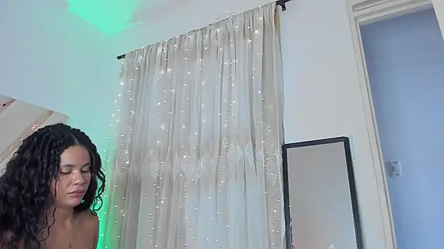 Jade_Thonson1 live