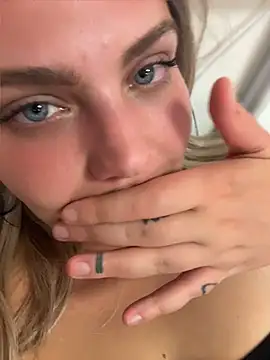Blonde_Cougar live