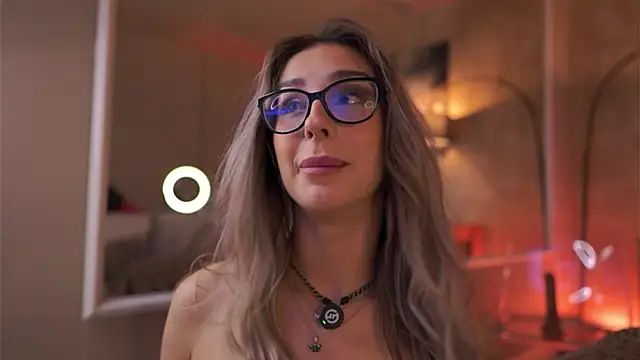 MaddieBryggs live