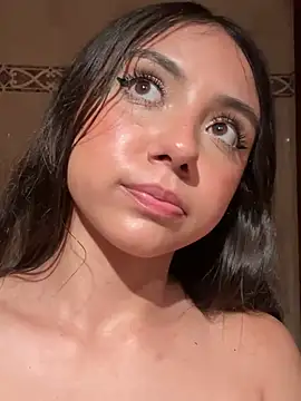 Emily_Clark1 live