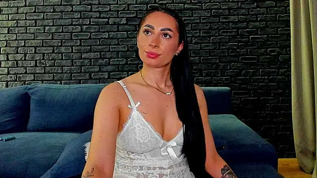 AvaLyynn live