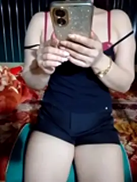 Mi-Naney live