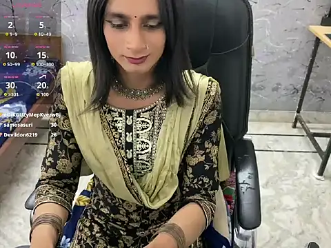 LuvLayla live