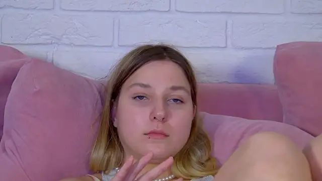 TinnaBurton live