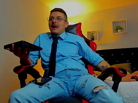 Leo_Hunt_ live