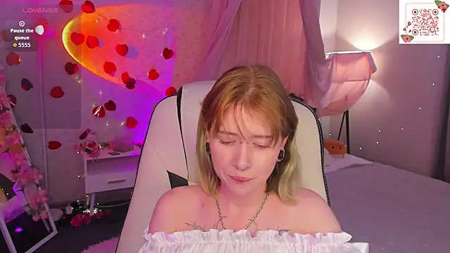 Elira_Vane live